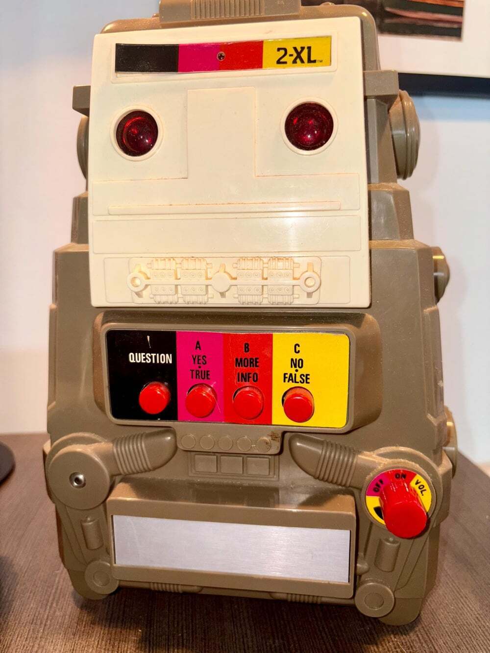 Vintage Mego 1978 2-XL Talking Robot with Power Cord, Manual, and 4 Tapes - Exce